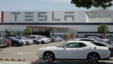 Tesla có giá trị vượt Toyota, Disney và Coca Cola