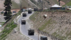 Trung Quốc rút quân khỏi khu vực tranh chấp trên dãy Himalaya