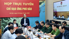 Thủ tướng Nguyễn Xuân Phúc chủ trì cuộc họp trực tuyến chỉ đạo ứng phó bão số 9. Ảnh: Chính phủ