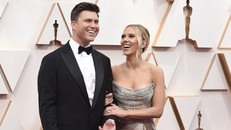 Scarlett Johansson và Colin Jost bí mật kết hôn