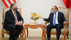 Thủ tướng Nguyễn Xuân Phúc và Ngoại trưởng Hoa Kỳ Michael Richard Pompeo. Ảnh: VGP