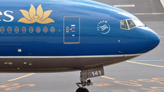 Thủ tướng Nguyễn Xuân Phúc: Tạm dừng các chuyến bay thương mại từ nước ngoài