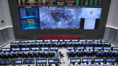 Tàu Hằng Nga-5 tiến hành thu thập mẫu vật trên Mặt trăng