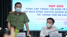 Đại tá Nguyễn Sỹ Quang trả lời báo chí. Ảnh: SGGP