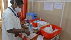 Ấn Độ chuẩn bị tiêm vaccine AstraZeneca-Oxford 