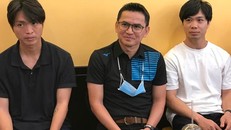 HLV Kiatisuk gặp gỡ các cầu thủ Công Phượng và Tuấn Anh. Ảnh: Dân trí