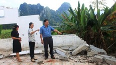 Trường mầm non Điền Hạ nhiều chỗ đã bị sụt lún nghiêm trọng. Ảnh: Tiền Phong