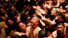 Lễ hội đàn ông Nhật Bản khỏa thân mùa dịch bệnh 