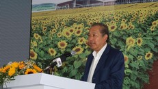 Phó Thủ tướng thường trực Trương Hòa Bình phát biểu tại sự kiện khởi công Dự án sữa TH tại An Giang. 