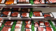 Ăn thịt làm tăng nguy cơ mắc bệnh tim, tiểu đường và viêm phổi