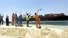 Kênh đào Suez hoạt động trở lại