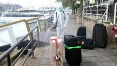 Quảng Ninh tạm dừng hoạt động du lịch từ trưa nay