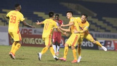 V.League 2021 tạm hoãn thi đấu vòng 13