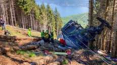 Tai nạn cáp treo khiến 13 người chết tại Ý