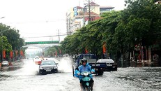 Bão số 2 suy yếu thành áp thấp nhiệt đới