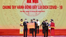 Đại diện Tập đoàn HDMon Holdings trao tặng 20 tỷ trong chương trình “Hà Nội chung tay hành động đẩy lùi dịch COVID-19” 