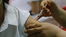 Bộ Y tế yêu cầu giải trình vụ 'hoa khôi được ưu tiên tiêm vaccine'
