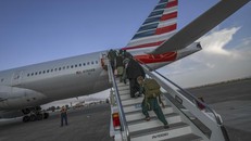 Taliban cho phép người dân Afghanistan ra nước ngoài