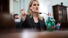 Cựu nhân viên Frances Haugen - người tố cáo Facebook, ra điều trần trước Thượng viện Mỹ. Ảnh: Reuters