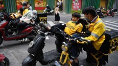 Trung Quốc phạt công ty giao đồ ăn trực tuyến Meituan