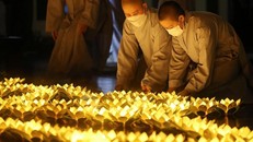 Các chùa hưởng ứng Lễ tưởng niệm đồng bào tử vong vì COVID-19