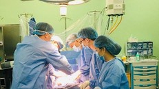 Cứu trái tim bé sơ sinh nặng 1,5kg 