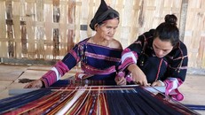 Gìn giữ nét đẹp thổ cẩm của Tây Nguyên