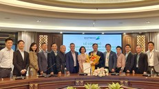 Ông Nguyễn Ngọc Trọng (đứng thứ 6 từ phải qua) được bổ nhiệm giữ chức vụ Phó chủ tịch HĐQT hãng hàng không Bamboo Airways 