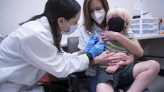 Nguy cơ tái bùng phát COVID-19 tại Mỹ 