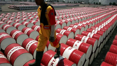 Giá dầu thế giới 'lao dốc'