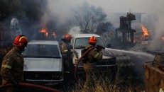 Cháy rừng gần thủ đô Athens của Hy Lạp. Ảnh: Reuters