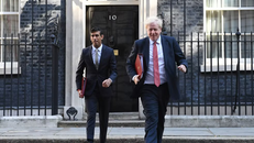 Cựu Thủ tướng Boris Johnson và cựu Bộ trưởng Tài chính Rishi Sunak được dự đoán sẽ ra tranh cử vị trí Chủ tịch Đảng Bảo thủ. Ảnh: Independent