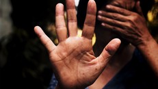 Khủng hoảng làm gia tăng nguy cơ bạo lực giới