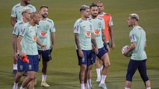 Brazil 'cất' nhiều danh thủ trong loạt trận cuối bảng G