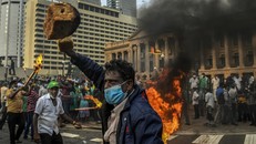 Nhiều nước nghèo có nguy cơ vỡ nợ