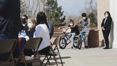 Mỹ khuyến cáo người dân đeo khẩu trang trở lại