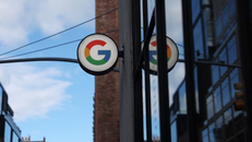 Công ty mẹ của Google cắt giảm 12.000 việc làm