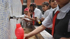 30% học sinh trên thế giới không được dùng nước sạch tại trường 