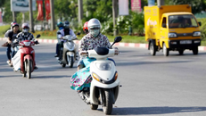 Nắng nóng, oi bức bao trùm Bắc Bộ và Trung Bộ