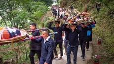 Khai hội chợ Phong Lưu Khâu Vai