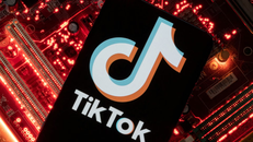 Bang đầu tiên của Mỹ cấm TikTok