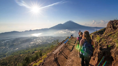 Bali cấm hoạt động du lịch tại các núi thiêng