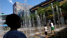 Chính quyền Bắc Kinh nâng mức cảnh báo nắng nóng