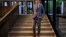 Chân dung tân Thủ tướng Thái Lan