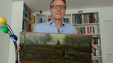 Thám tử Arthur Brand đã tìm lại được bức tranh quý giá của Vincent van Gogh. Ảnh: AFP