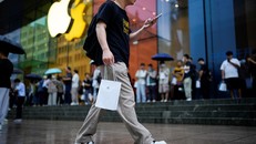 Doanh số iPhone tại Trung Quốc sụt giảm 