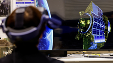 Tàu thăm dò của Nhật Bản gặp sự cố sau khi đáp xuống Mặt Trăng