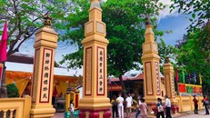 Xác minh vụ"biển thủ" tiền công đức Đền Ông Hoàng Mười