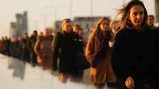 Đà phục hồi kinh tế của Anh bị chững lại