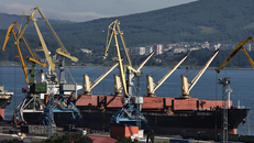 Giá dầu giảm trước áp lực lãi suất Mỹ tăng cao 